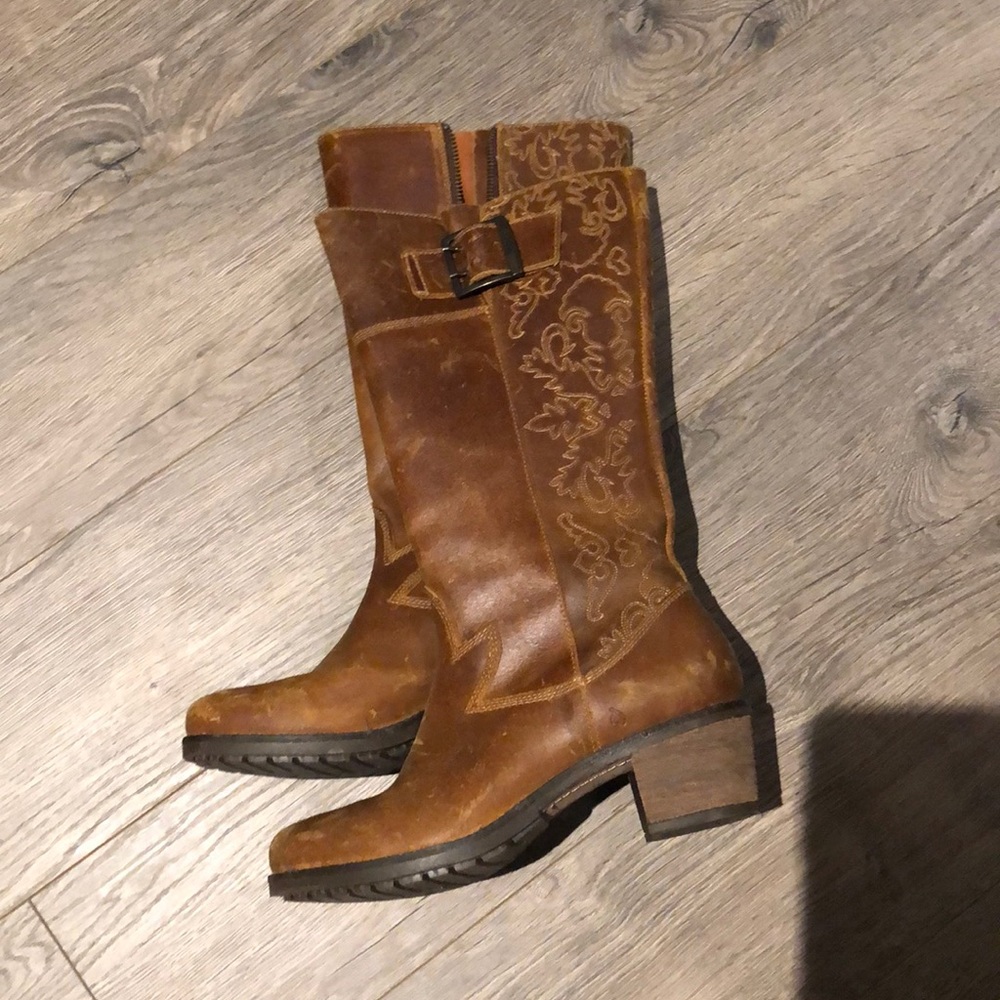 Olukia boots
